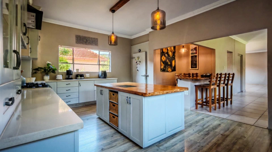 4 Bedroom Property for Sale in Melodie North West